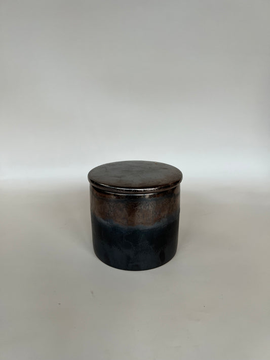 Graphite Pot | Amber + Saffron Candle
