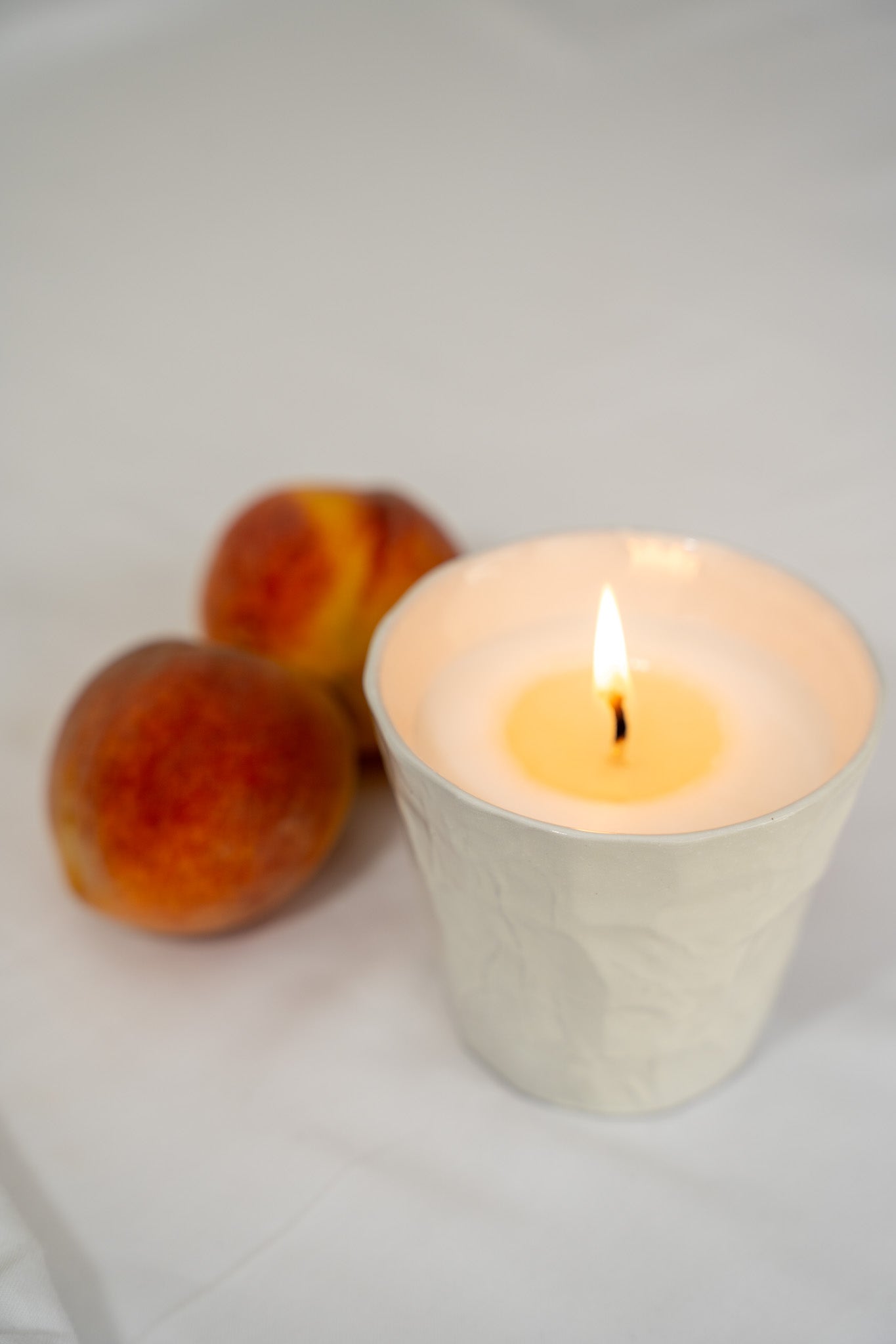 Crinkle Cappuccino Cup | White Peach Candle
