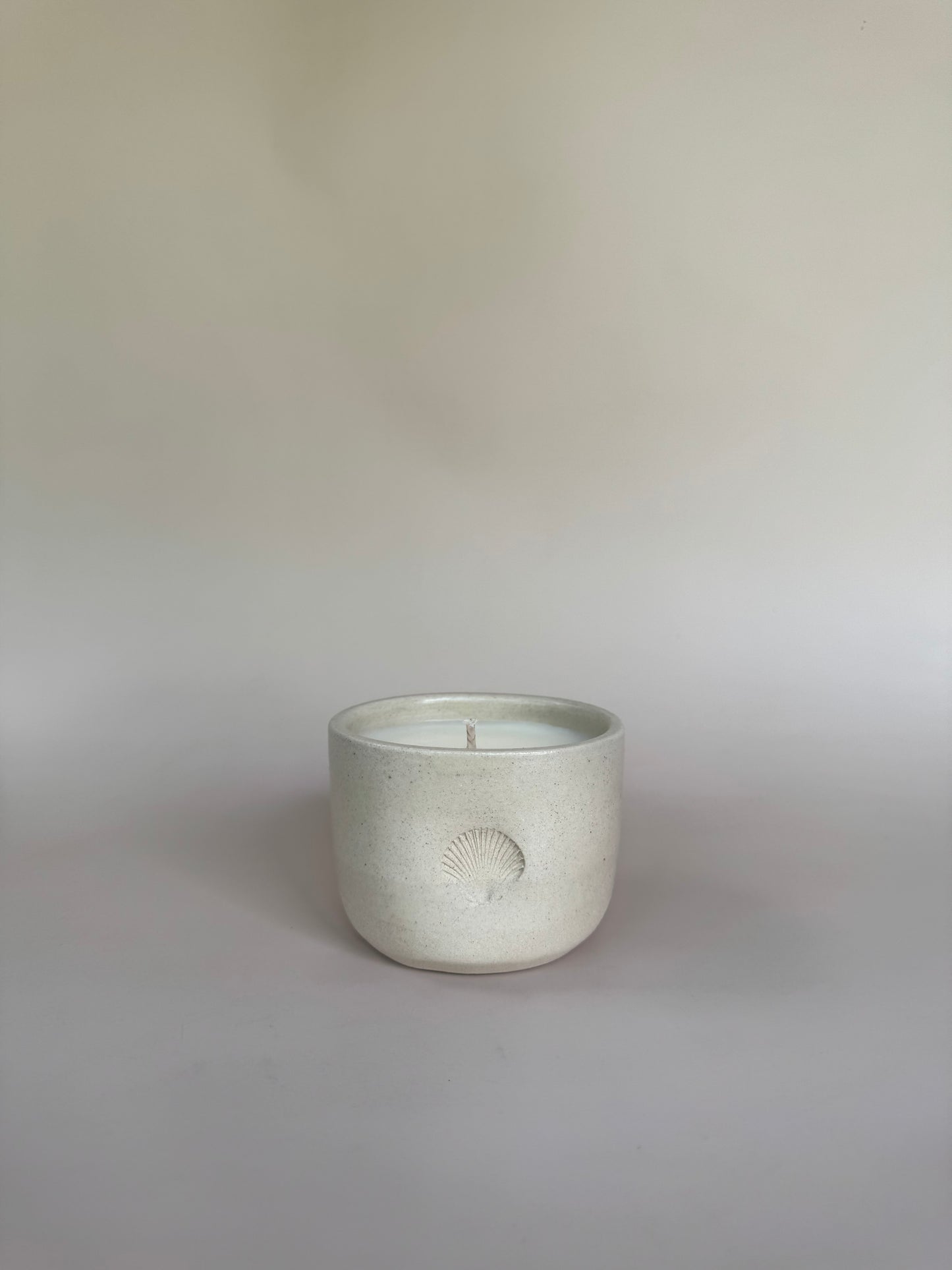 AMOR DE PALMERA SEASHELL COFFEE CUP CANDLE